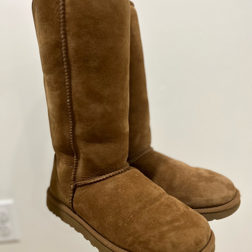 Tall chestnut Ugg boots